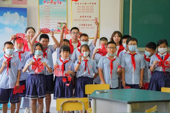 妙“剪”生花,传承剪纸文化
