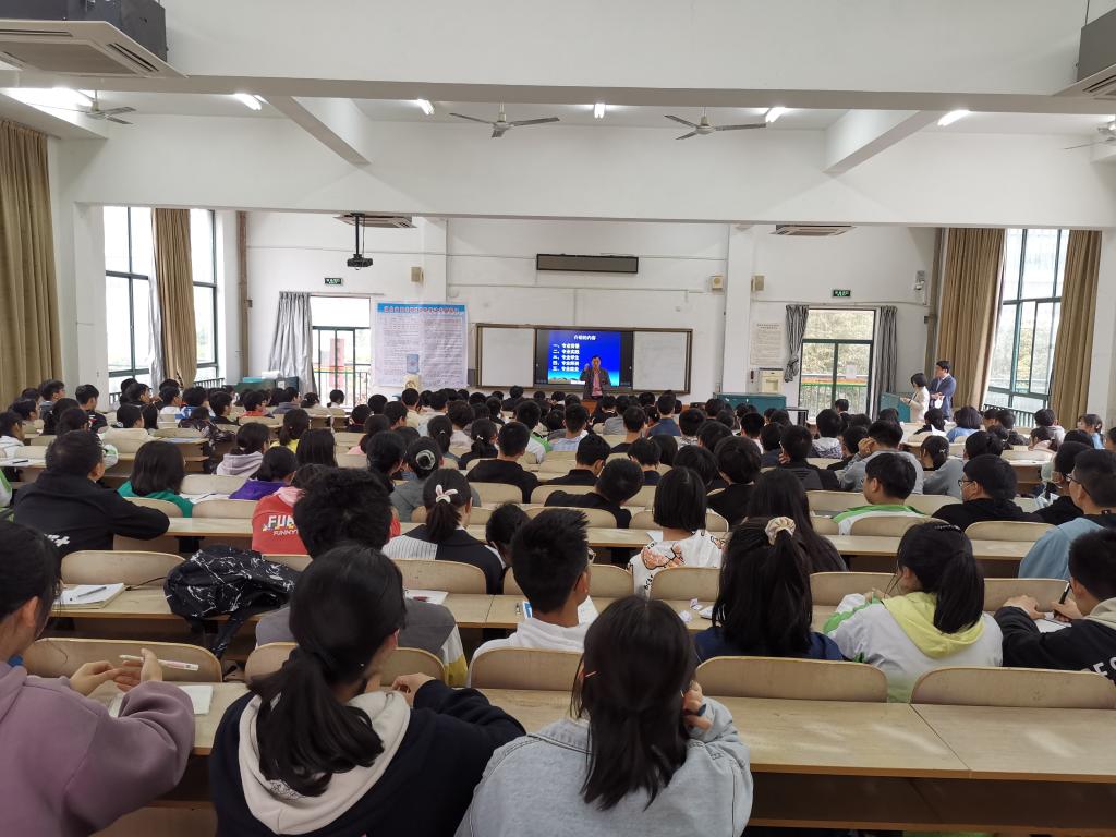 韩新才教授介绍学院专业特色